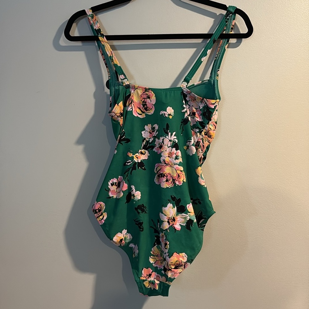 Niptuck Swim One Piece Swimsuit Floral Multifit Cup Green Floral Ruched - Picture 3 of 6